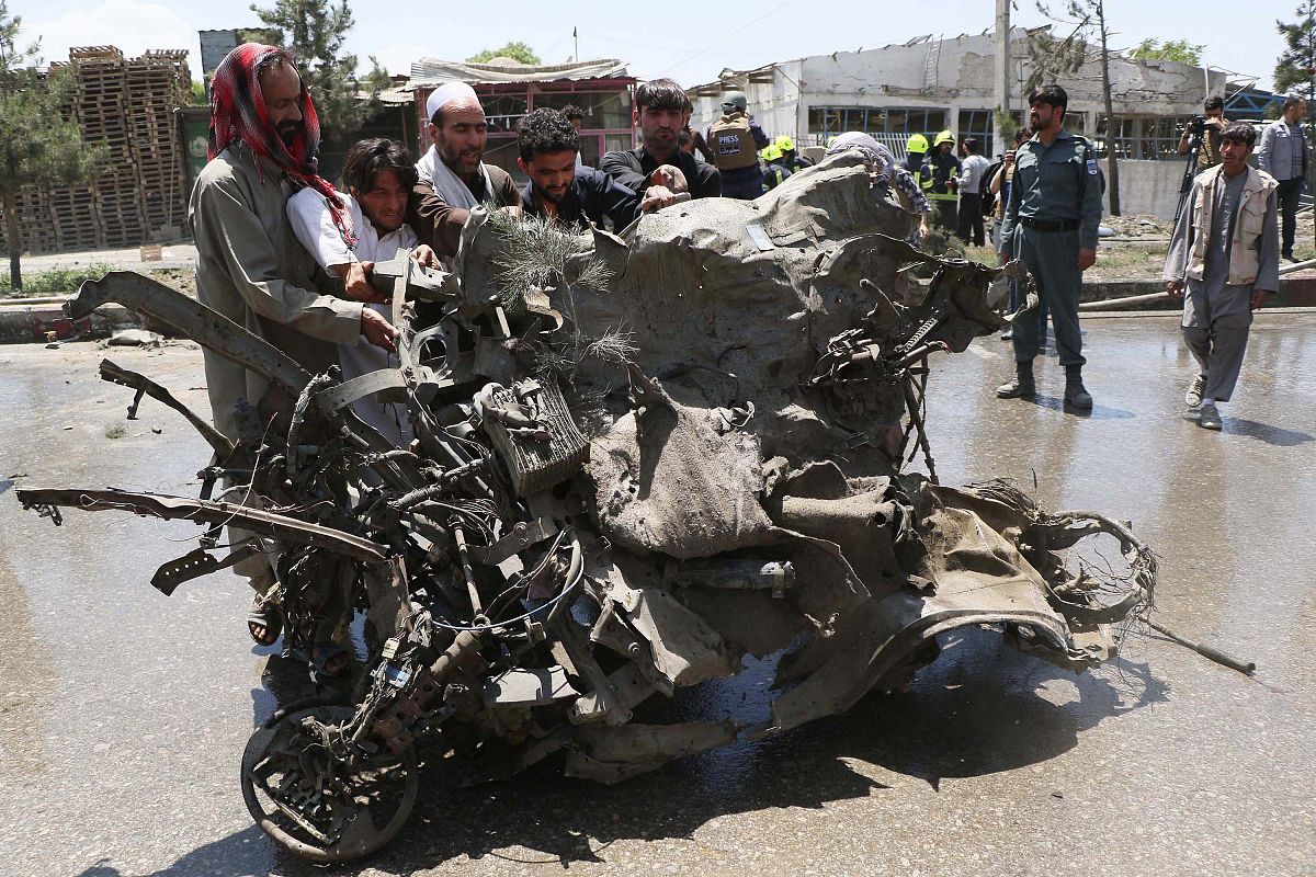 斗地主牌局分析：乙方如何赢下对6对5对4？