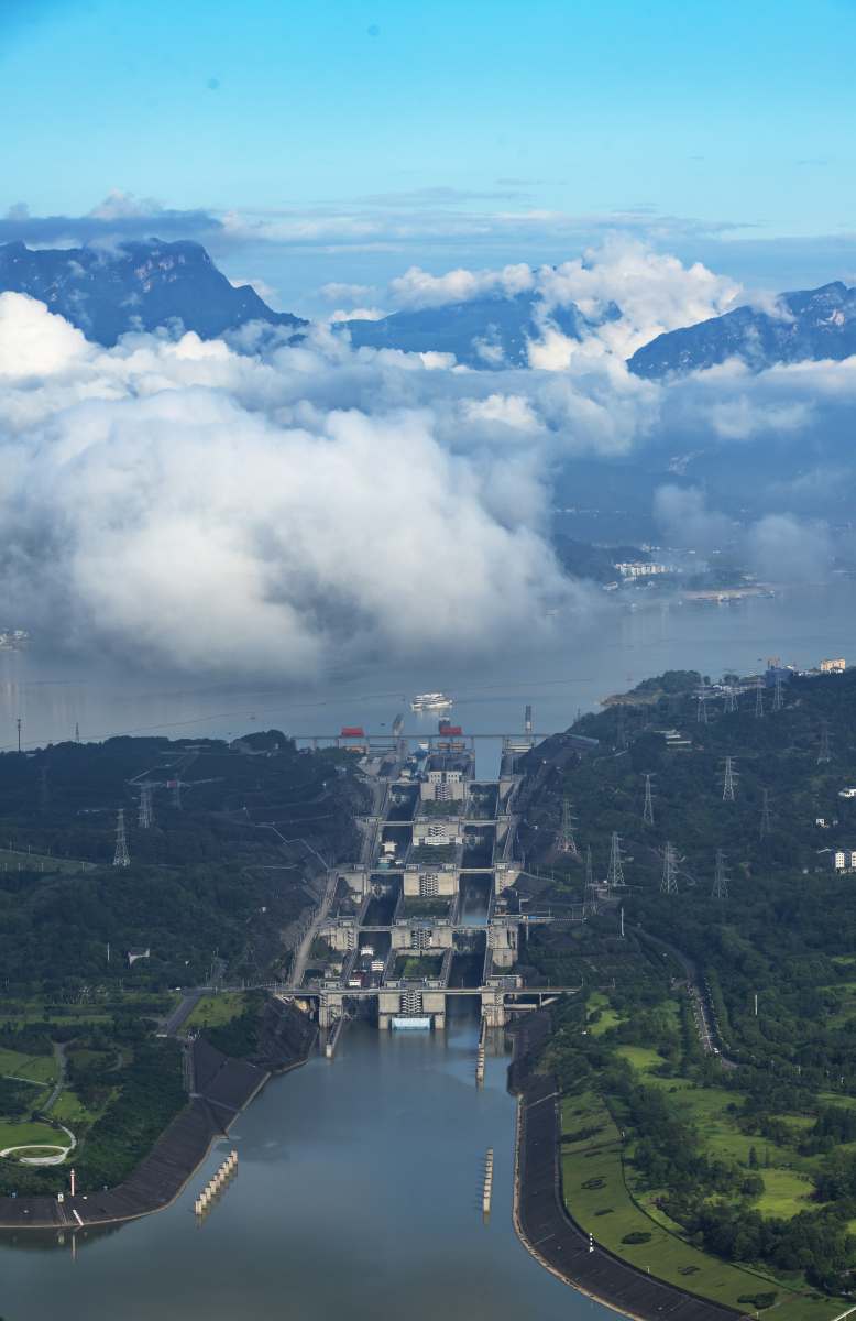三峡游船：上水还是下水？最佳选择指南
