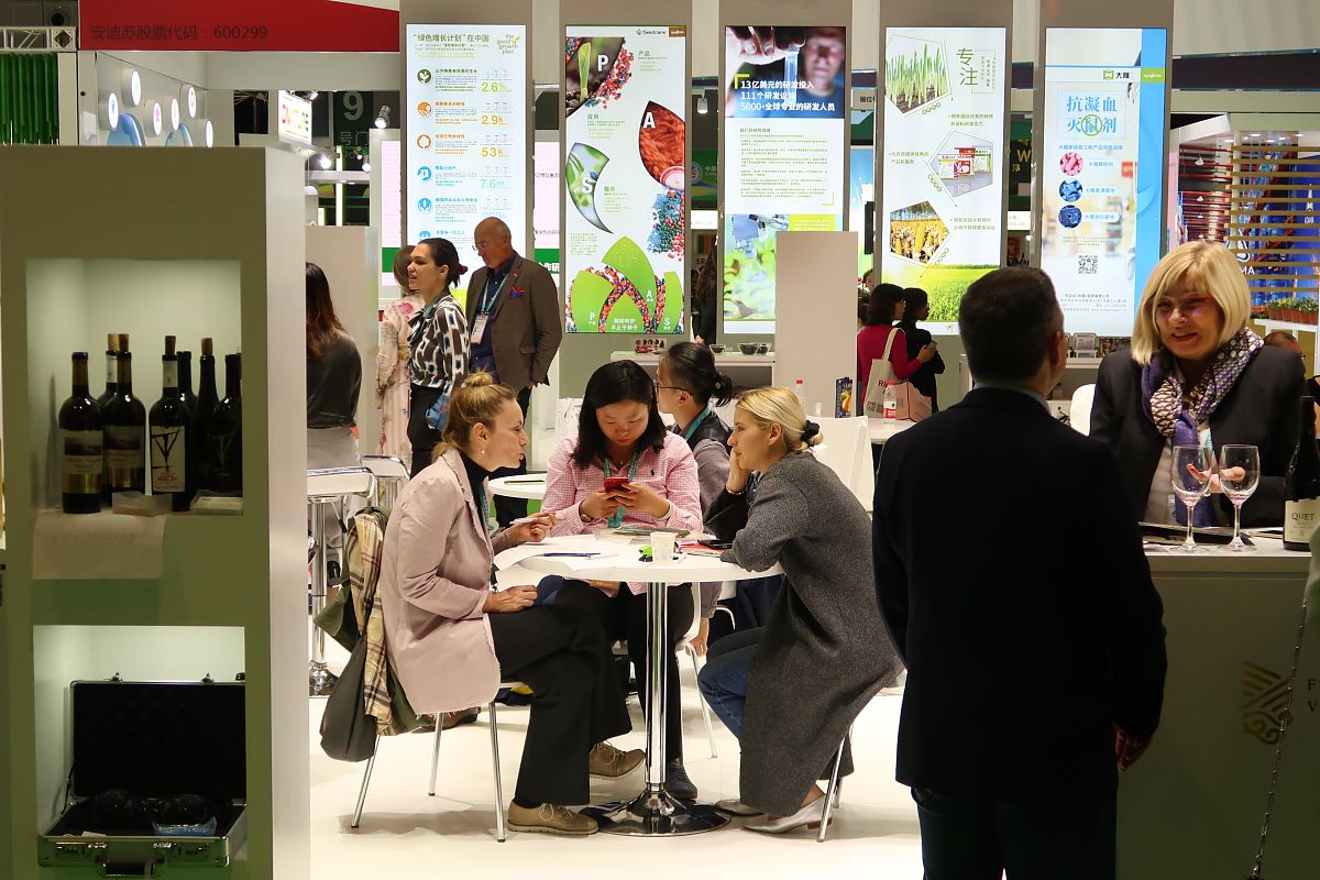 公司为员工提供食品展销会欢迎大家前来采购。