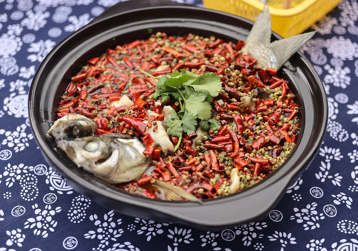 重庆来凤鱼最正宗水煮做法视频教程 - 300字详解