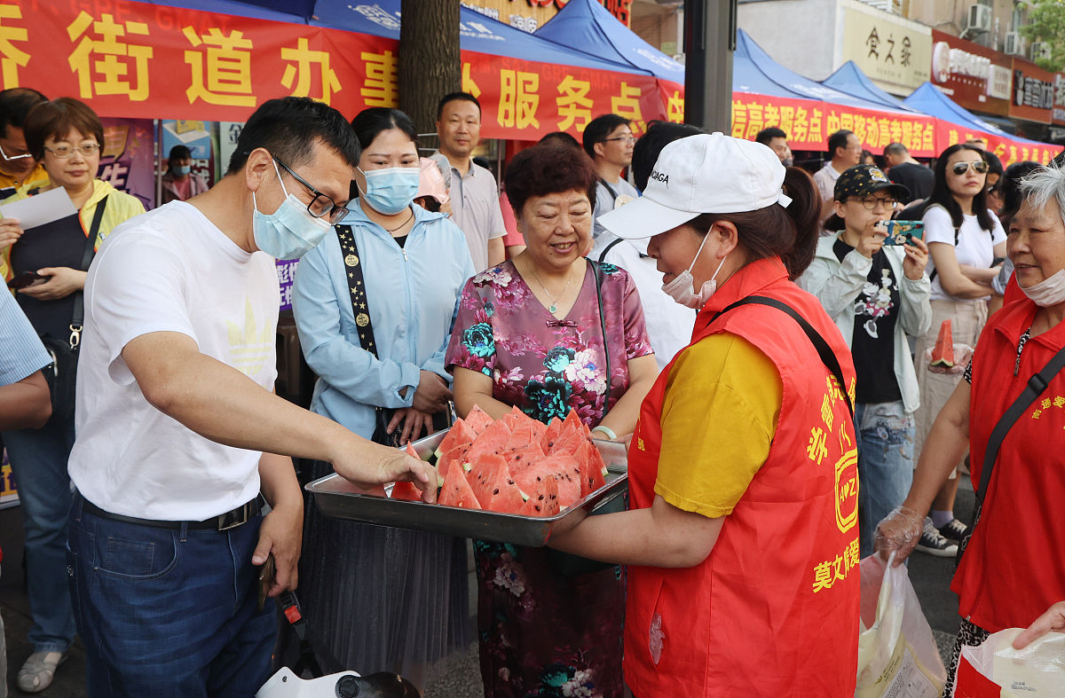 基层司法所开展鹊桥工作活动需要准备什么 帮我用250字描述