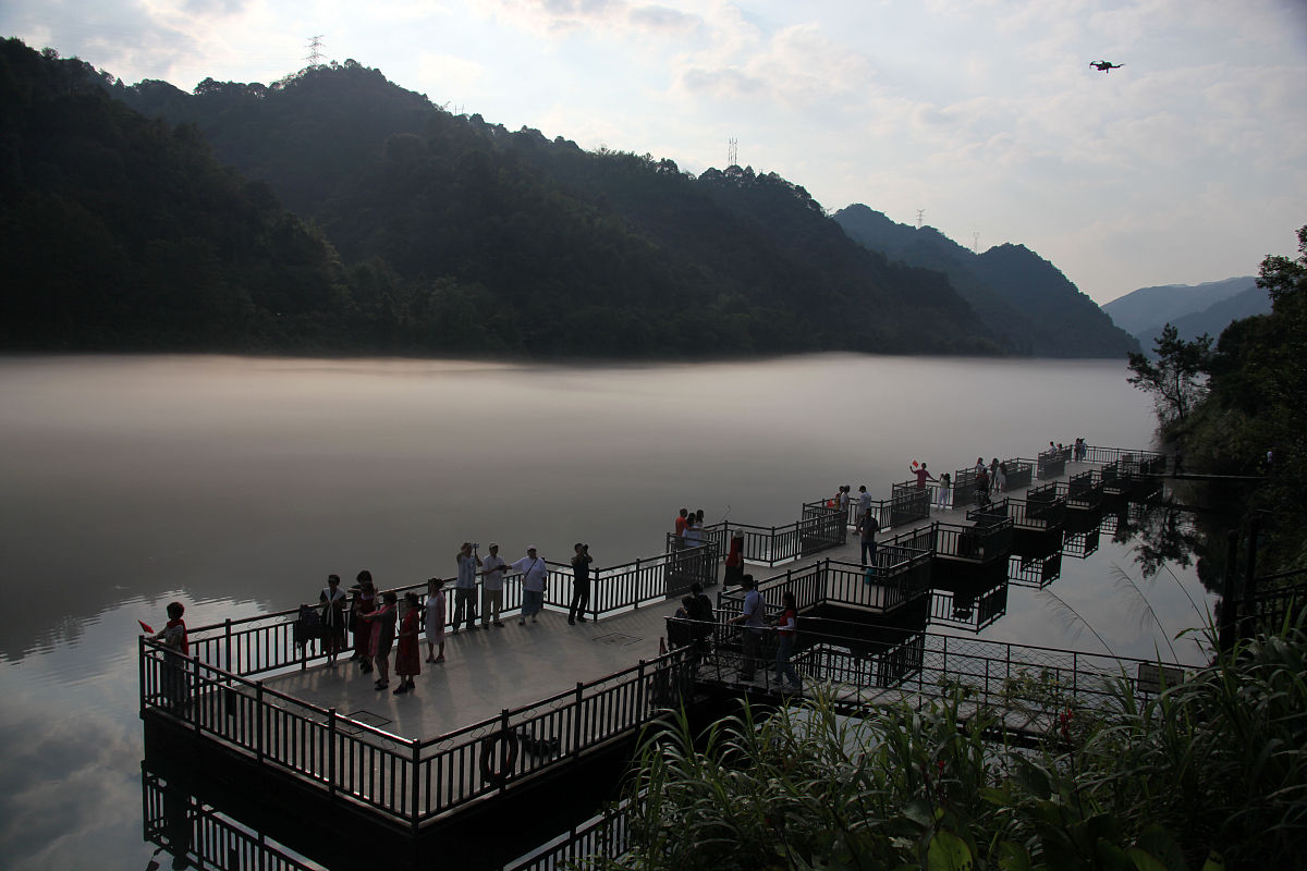 郴州东江湖：湖南省国家级风景名胜区，生态旅游胜地