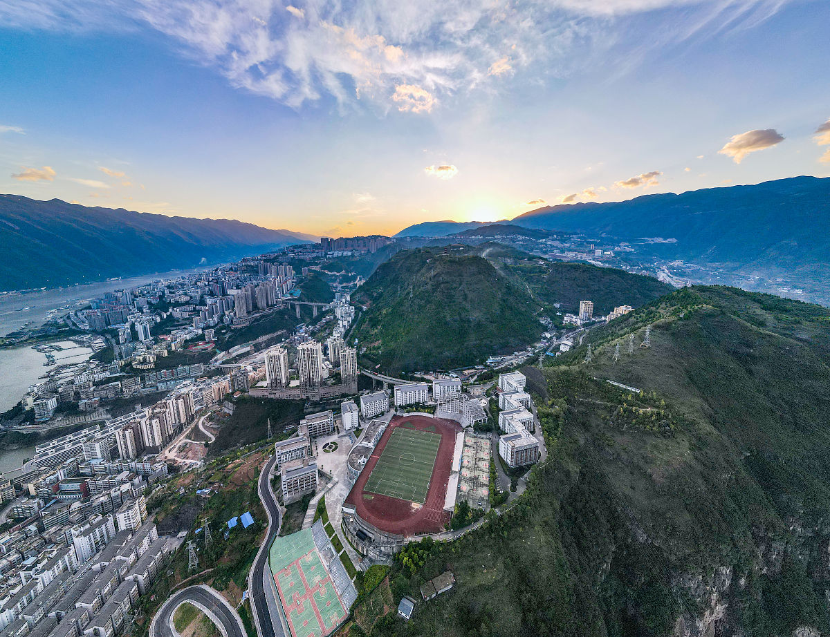 2020年重庆市巫山中学招生简章