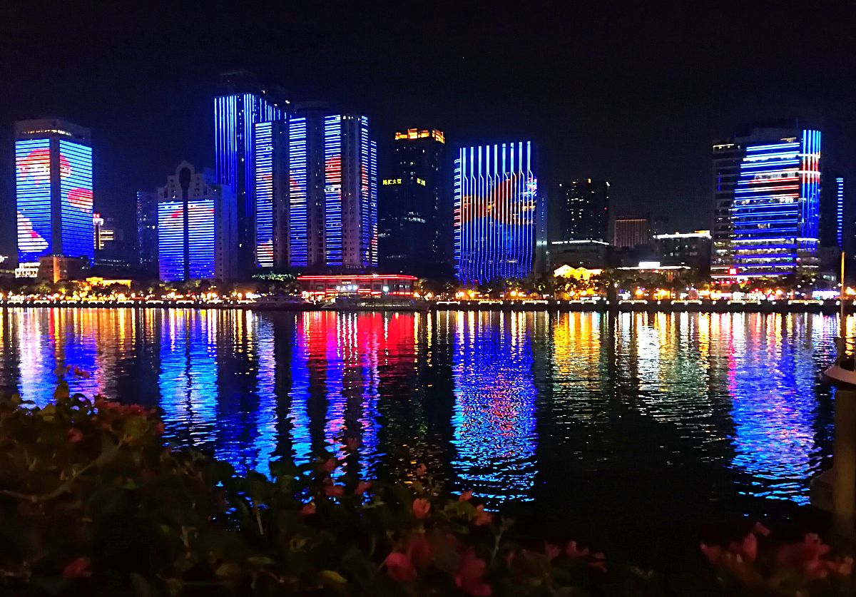 201<strong>7</strong>年12月7日,广州.全球财富论坛在羊城召开,实拍珠江之夜.