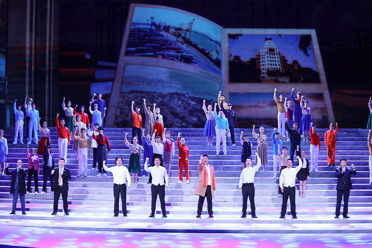 写一首表达激动情绪的中文电子歌曲歌曲表达的主题为成长歌词结构为verse1、verse2、Pre-Chorus1、chorus1、chorus2、verse3、verse4、chorus3、Bridge1、chorus4并确保chorus1、chorus2、chorus3、chorus4、verse5、Pre-Chorus2、chorus5、Bridge2、歌词不重复每段歌词结尾使用中文shouy