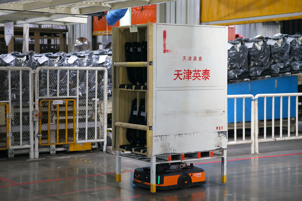 基于激光的双箱防吊起的研究与应用的第一章技术背景写完了写第二章技术意义800字