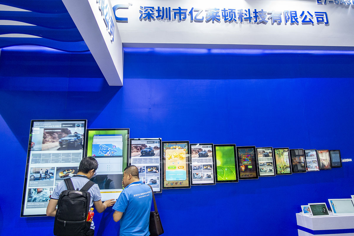 数字展示技术专业就业前景广阔：从广告到电影，多领域发展