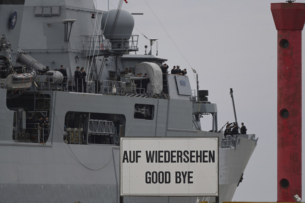 USS Zumwalt: The World's Largest & Most Advanced Destroyer