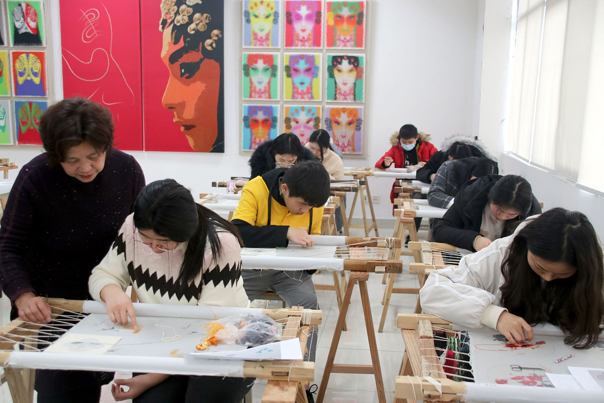 黑龙江垦区美术创作学习班发展历程是怎样的？