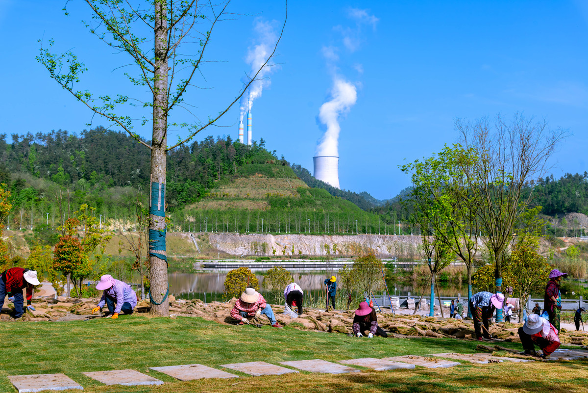 2026年4月10日,湖北省十堰市,国瑞文旅小区"水上乐园"