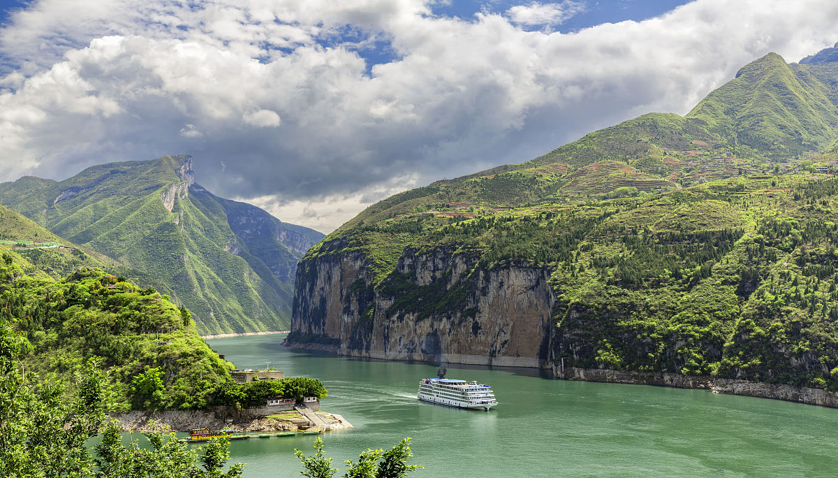 重庆旅游攻略：两江汇流、三峡夔门、鹅公岩大桥、洪崖洞