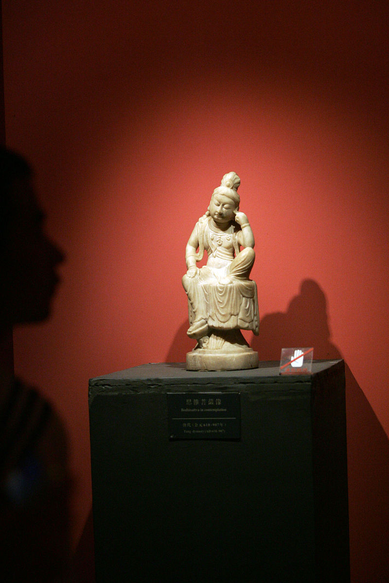 (武汉同城媒体请勿下载)2011年6月18日,圆明园兽首及南北朝佛像展在武