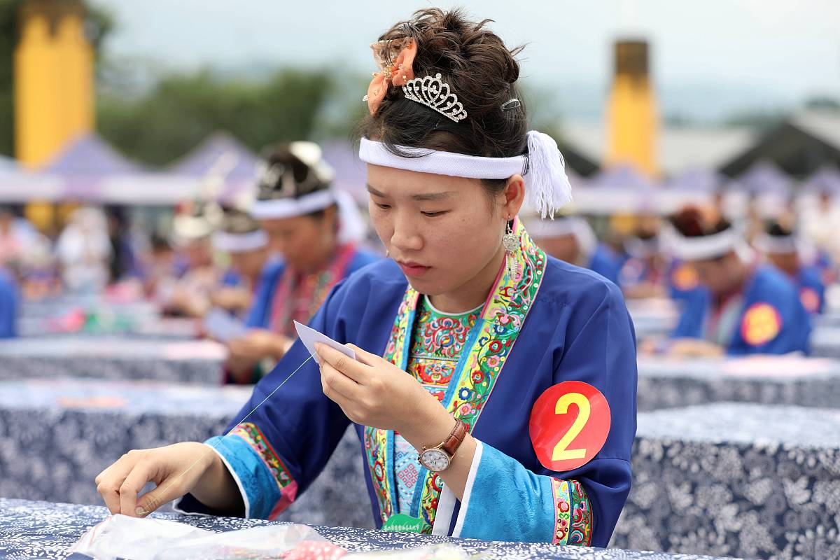 2020年6月13日,广西柳州,三江侗族自治县在三江南站侗乡会客厅举办202