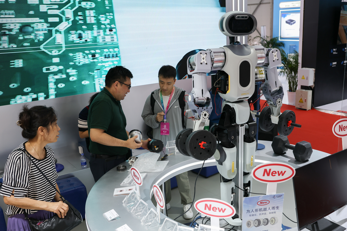 汝州人工智能学校2021年工业机器人专业招生 - 学习机器人技术新机遇