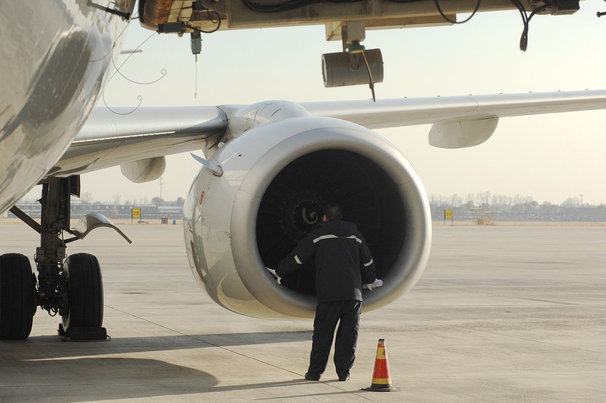 贵阳航空学校航空地勤专业招生：录取条件、课程设置及就业前景