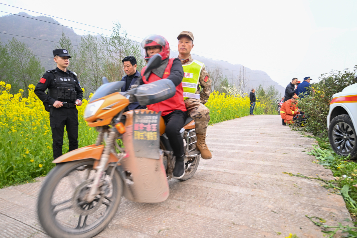 帮忙想二十个短句前一句是：自在905接后一句要求：押韵、车友会相关