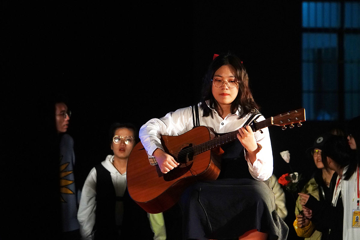 心灵深处的记忆：一次难忘的吉他表演