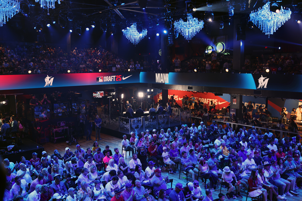 写出秒速直播TV的软件介绍软件特色软件亮点软件功能软件测评