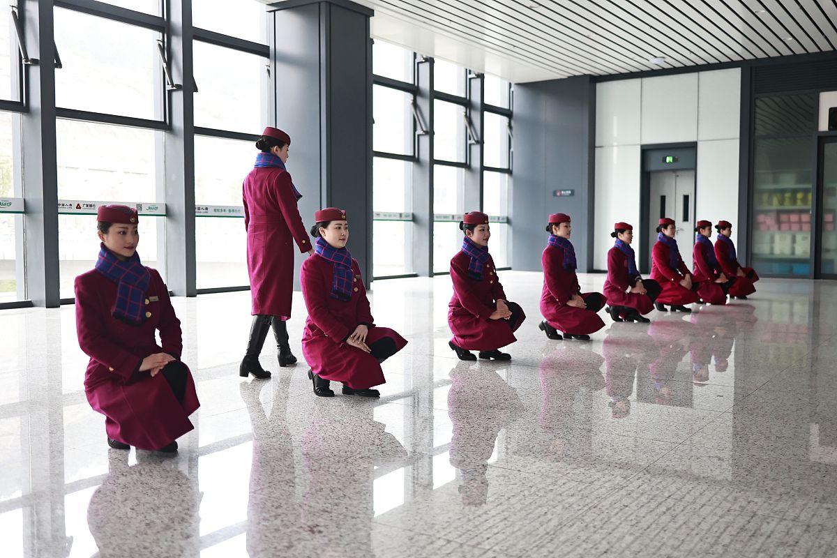 成都铁路技工学校是公办的吗好麽