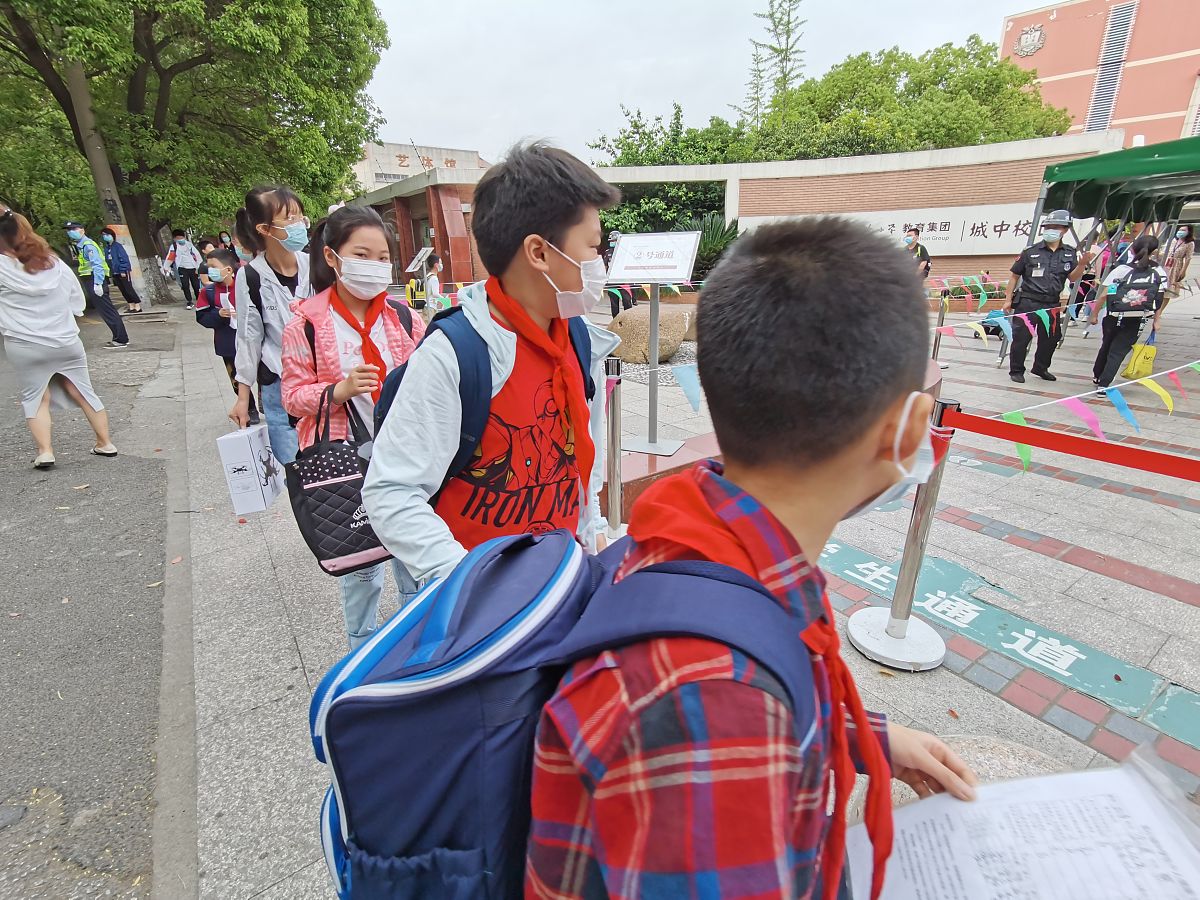 如何克服困难：小学生的经验分享