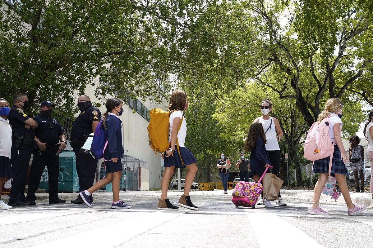 据美国有线电视<strong>新闻</strong>网8月24日报道,自2021至2022学年开学以来,美国