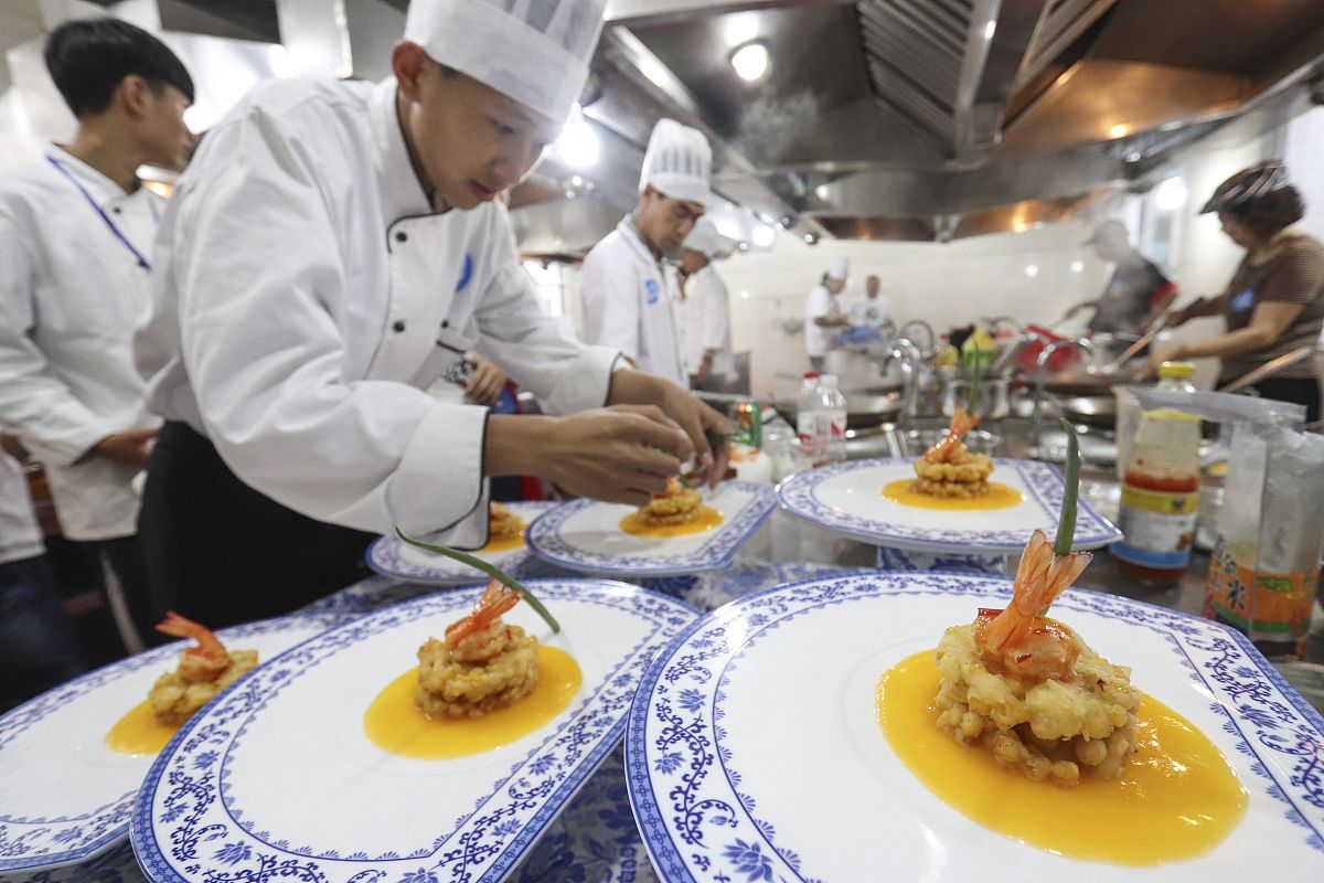 四川省商务学校烹饪专业怎么样