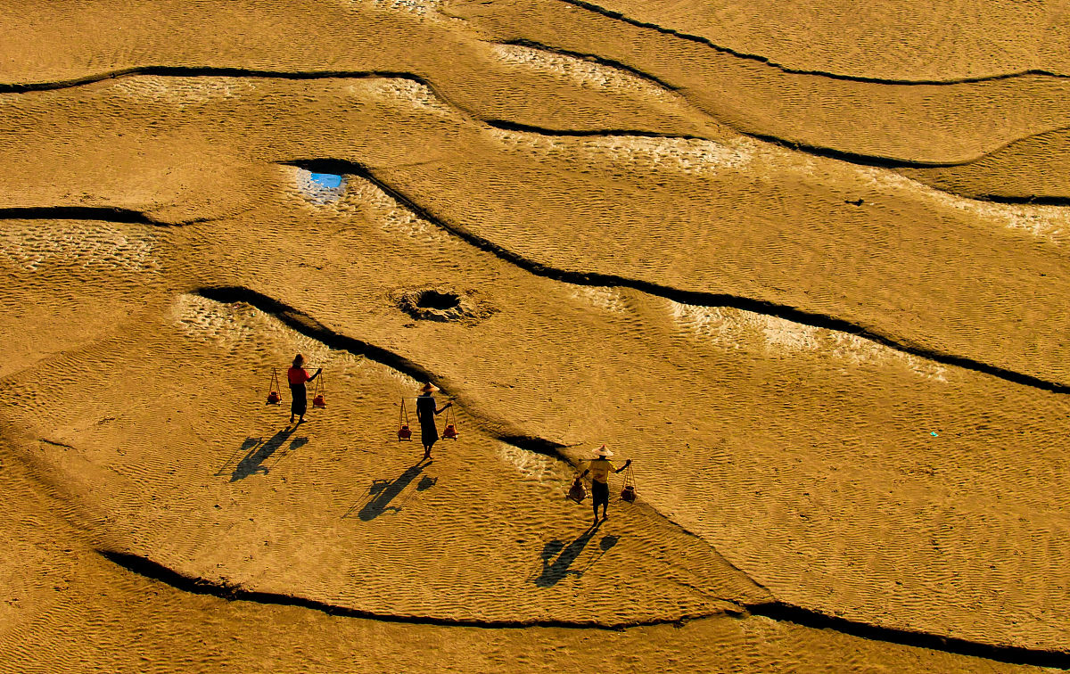 判断经纬度是否在给定范围内：使用边界框算法