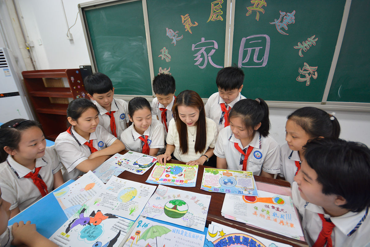 多彩校园，梦想飞扬：我的小学生活