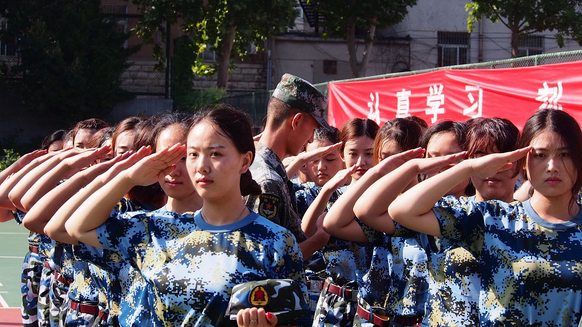 安全学院军训文艺汇演圆满落幕，青春与梦想闪耀舞台