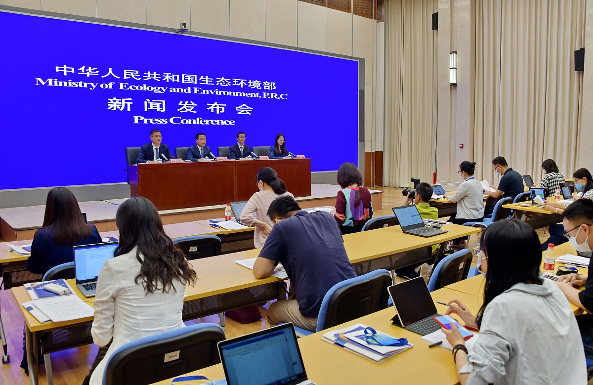 从两会提案看职业教育前景