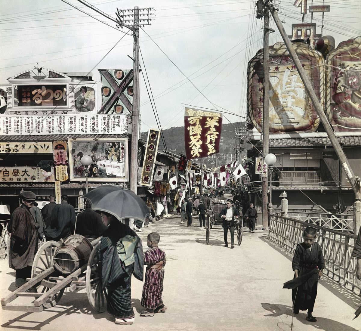 在20世纪初韩国经历了日本的殖民统治。这个时期韩国的社会和文化受到了极大的压抑。