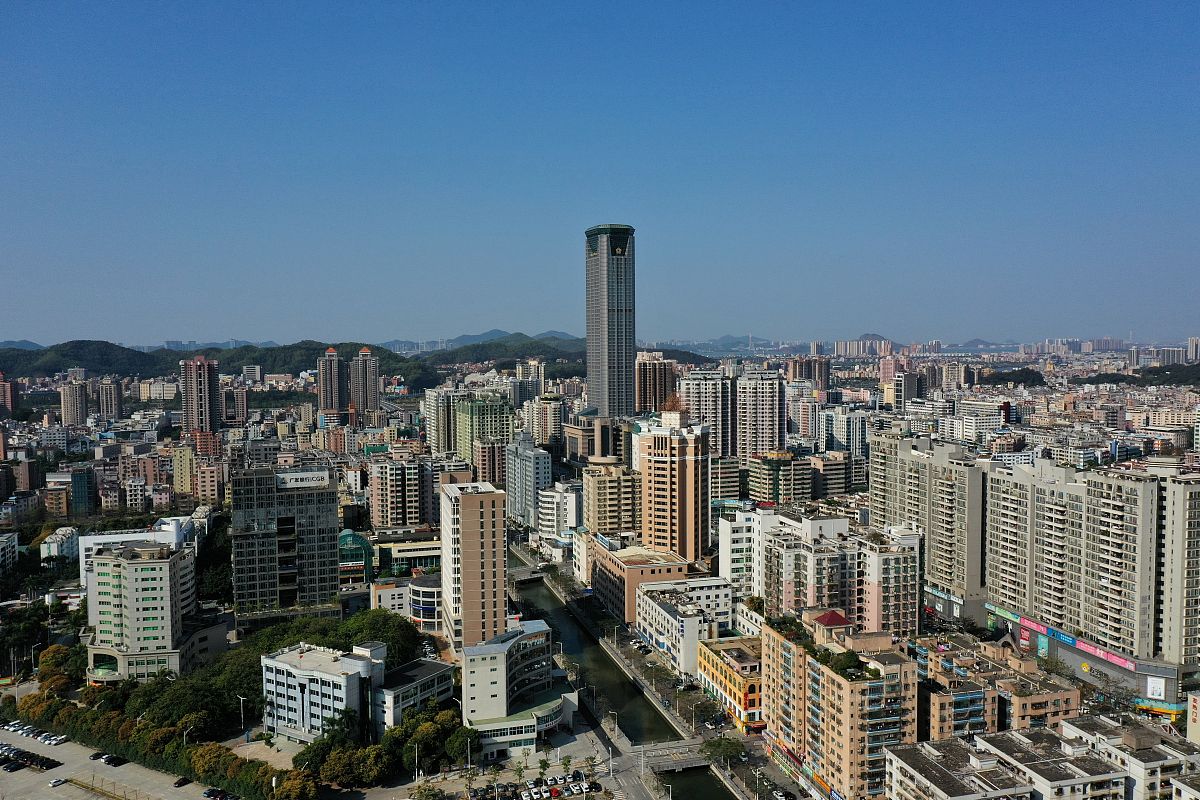 2021年2月18日,上午时分,广东省东莞市虎门镇地标建筑第一高楼黄河中