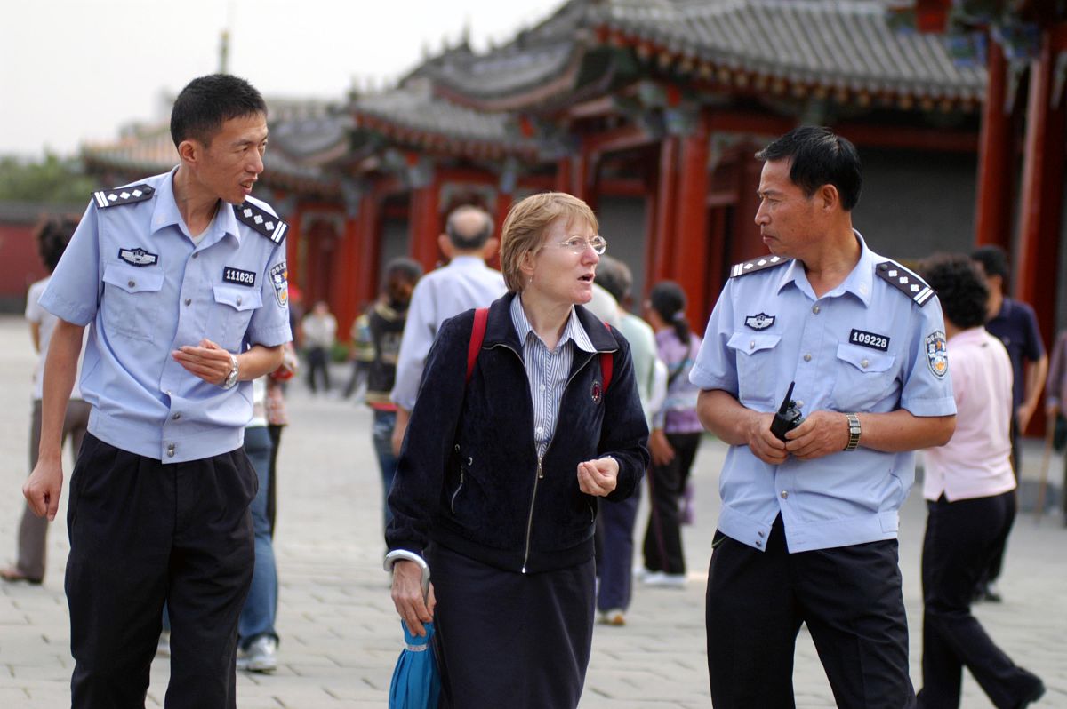 内蒙古一城管中队长被曝出轨下属？官方：正在核实