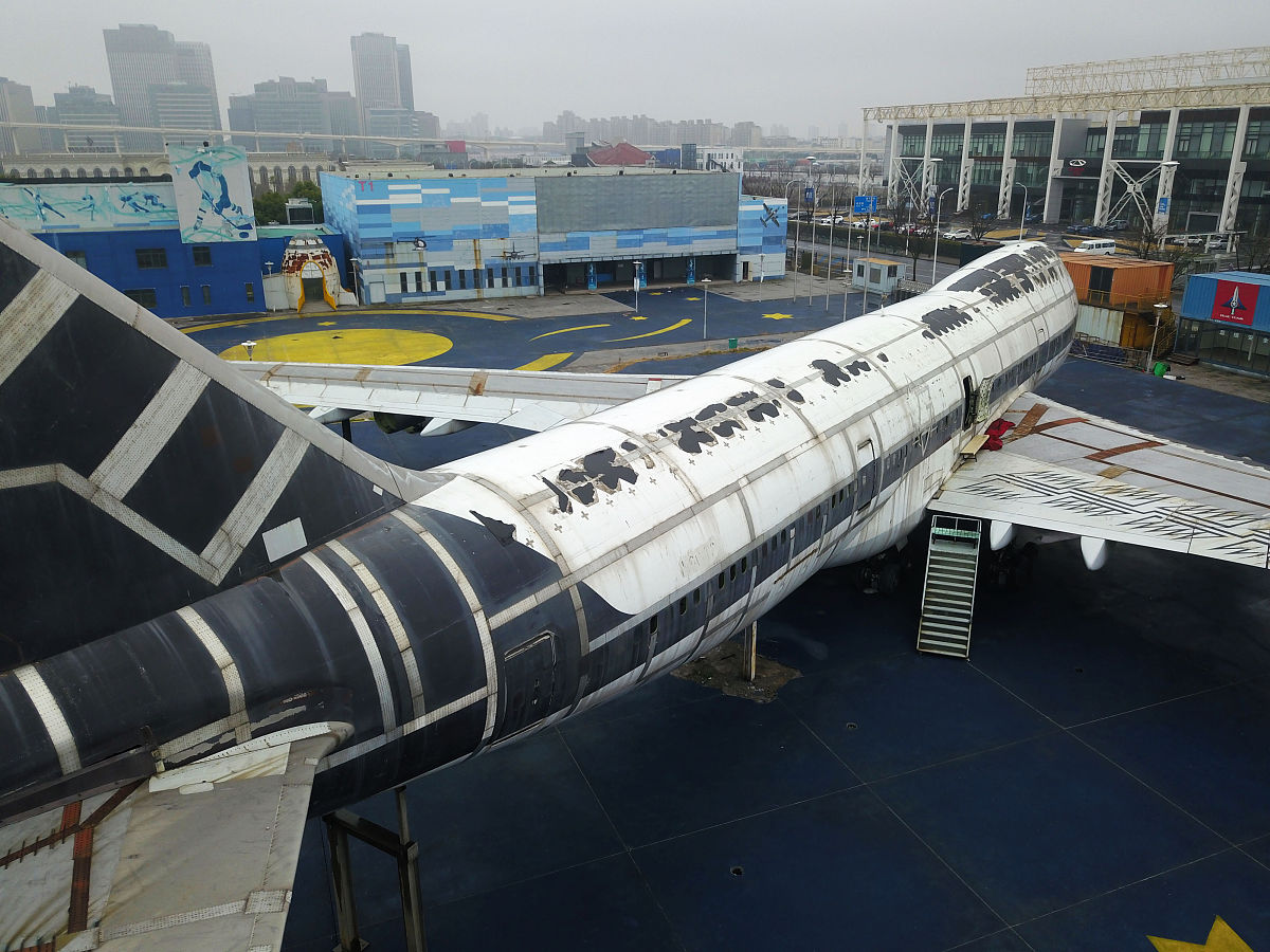 空客与波音民航飞机雷达罩结构雷电防护设计差异比较