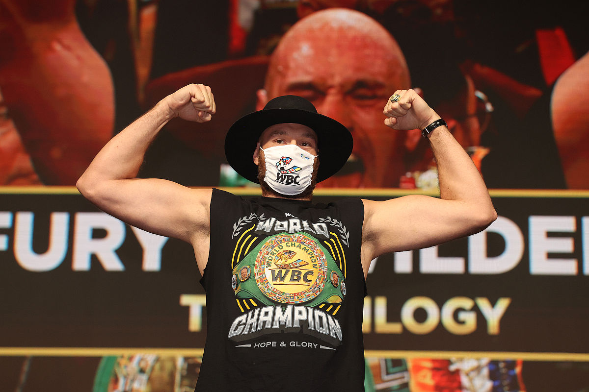 WWE1539：Austin Theory vs. Mustafa Ali - 幽默解说员带你见证精彩对决！