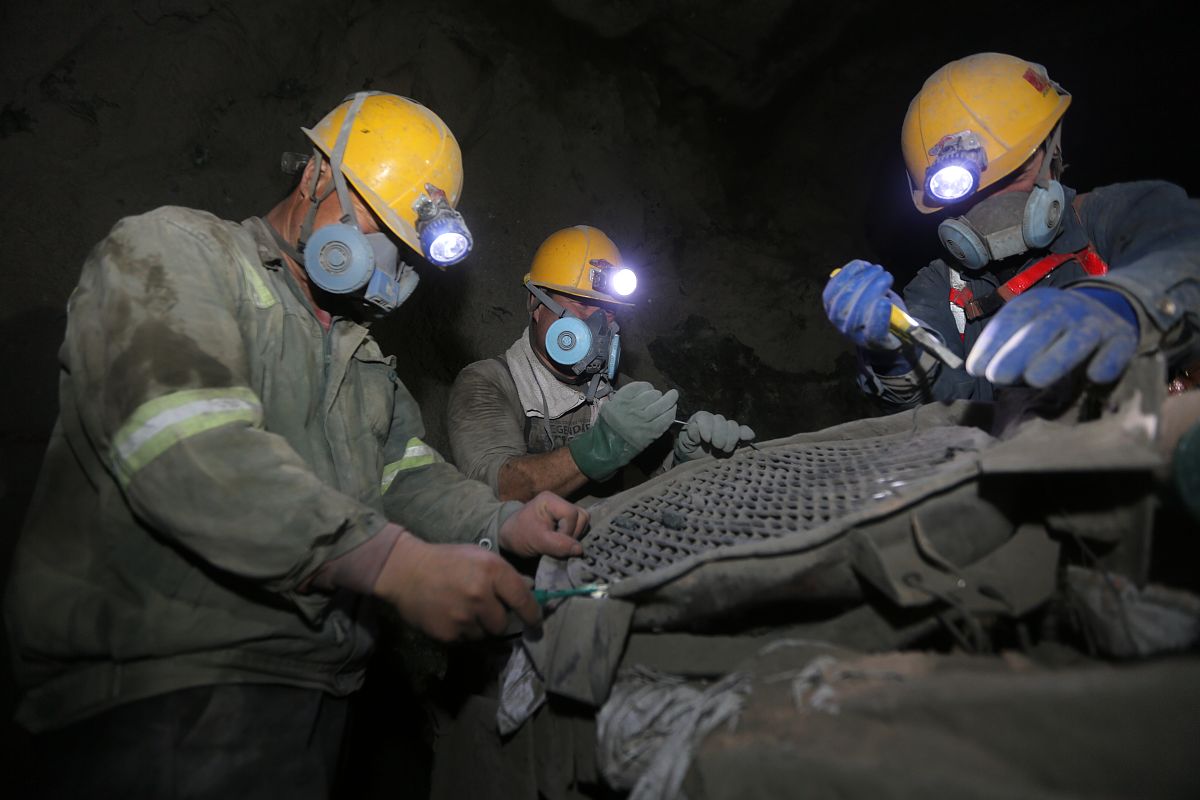 帮我写10份矿山认知实习日志