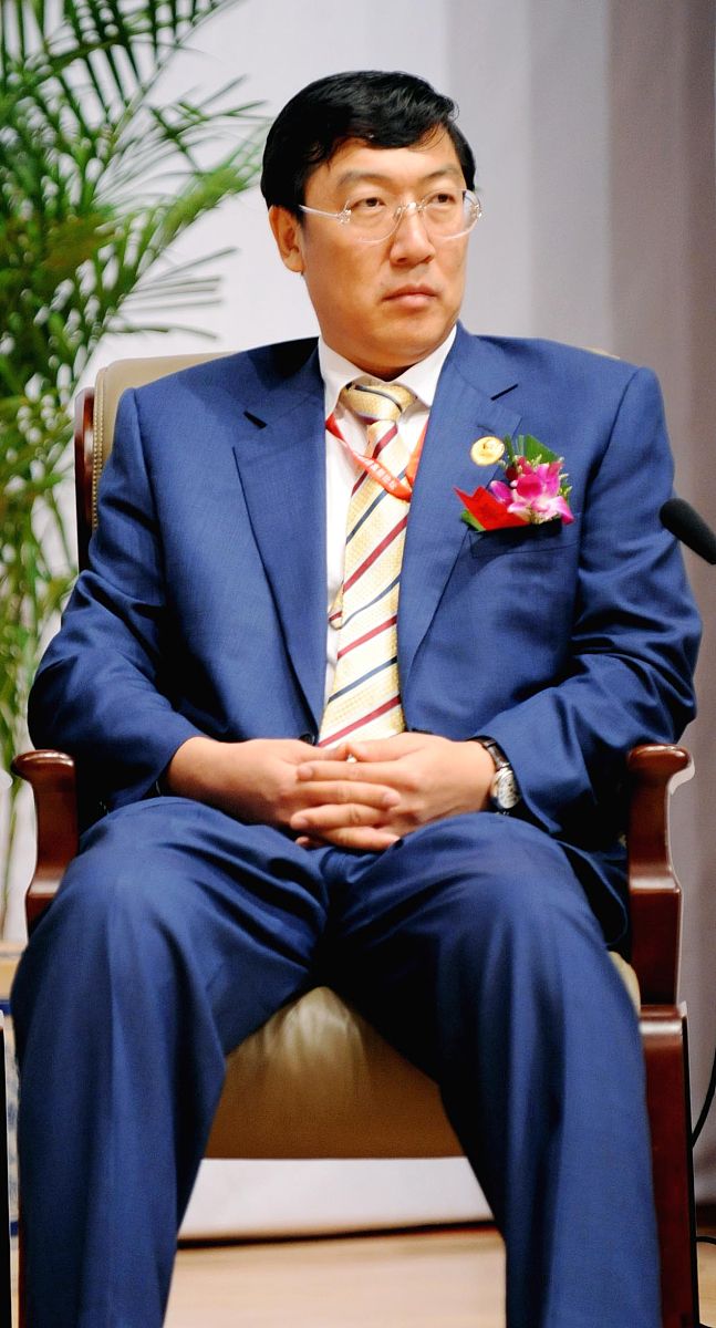 2008年7月19日,郑州举办2008经济高层论坛会,亿阳集团董事长邓伟出席.