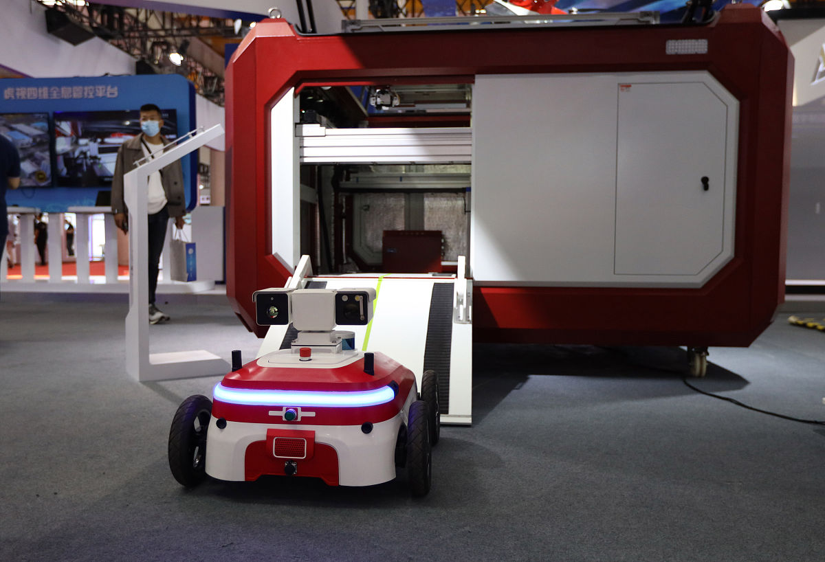 帮我写一份关于景区智能引导机器人外观设计的本科毕业论文5000字