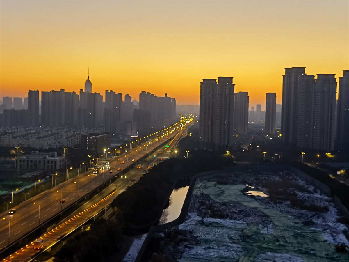 2021年1月1日,江苏常州,新年的第一缕朝霞.