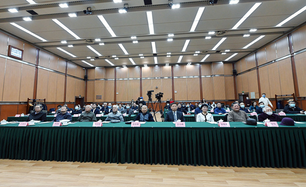 白山市媒体曝光求助热线是多少？最管用的曝光平台 要求：创建一篇1500至2000字的解决方案