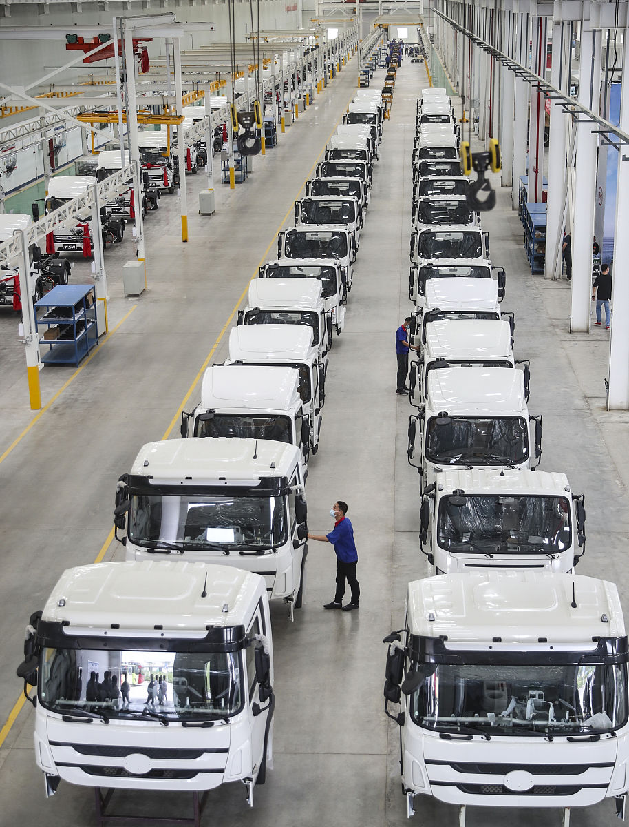 淮安市地处苏北腹部京沪高速纵贯淮安境内另有宁连高速、宿淮盐高速等通过公路交通发达是苏北地区的陆路交通枢纽。据统计截至2013年底淮安市汽车保有量已突破28万辆淮安4+2优势特色产业创新发展中面向新能源汽车及零部件新兴产业最新指导规划促进了淮安市汽车零部件制造业、汽车维修业、汽车新技术产业的快速发展。淮安市现有一、二、三类汽车维修企业900余家其中4S店47家年维修产值超过5亿元。零部件制造企业20