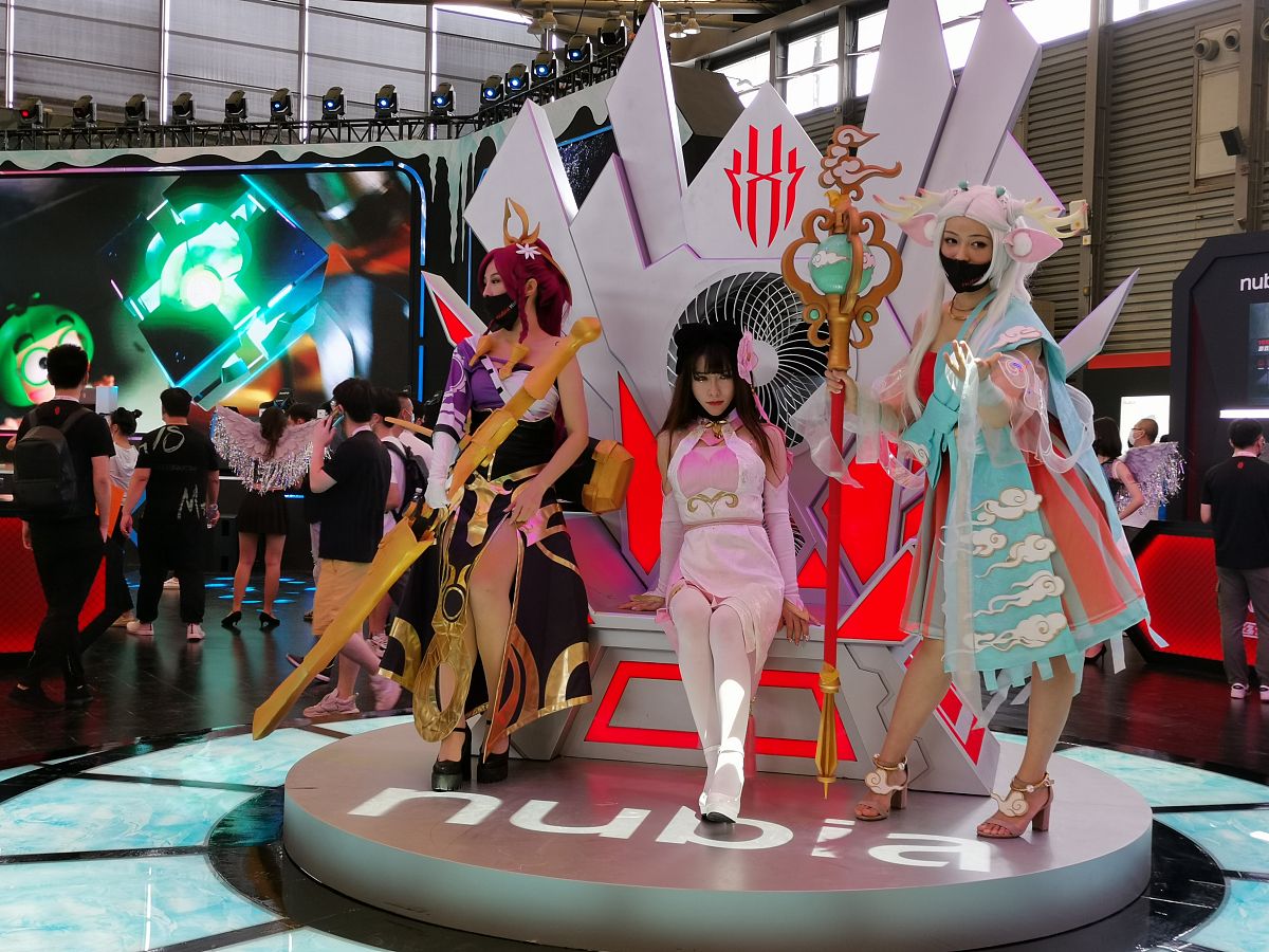 China Joy ACG展会关系营销研究方法 - 文献综述、数据分析、问卷调查、爬虫和访谈