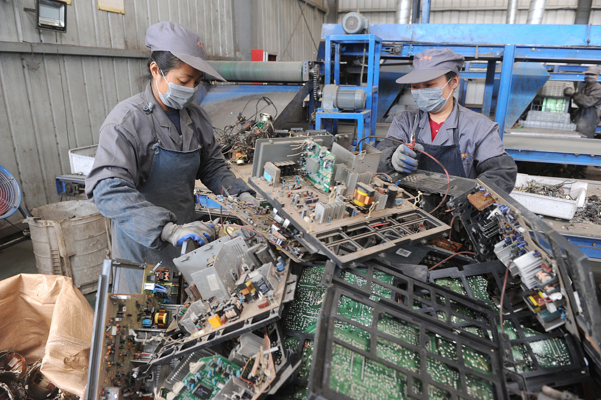 宁德时代：技术创新与成本管控，巩固市场领先地位