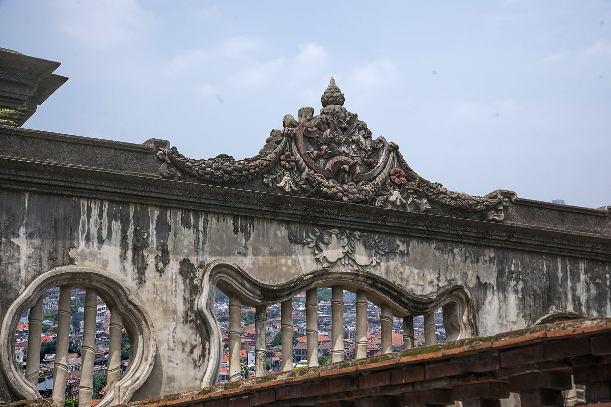 厦门初中建筑工程技术就业前景：热门专业，就业方向多