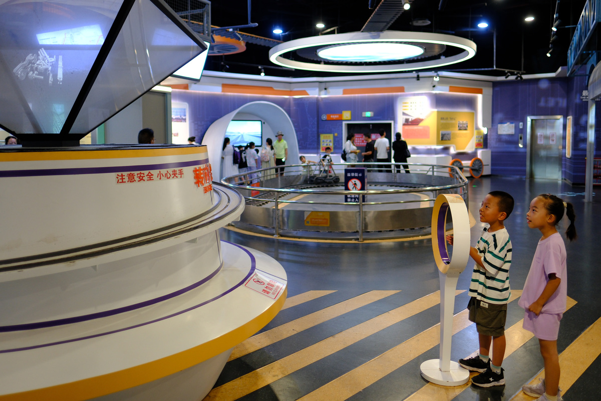 科技馆：探索科学奥秘，激发科技兴趣