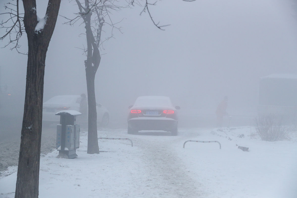 雨雪雾夜天气统称：恶劣天气还是恶劣气候？