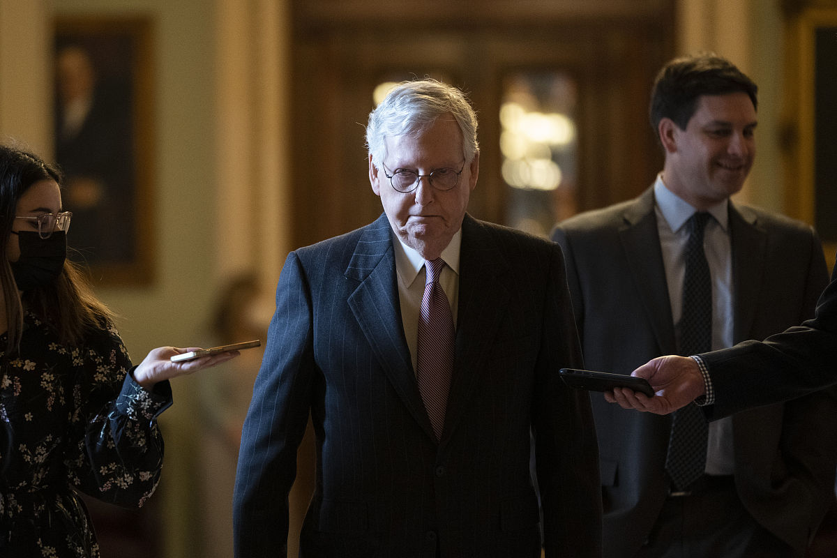 写一个会飞的手机壳的财务预算编制说明