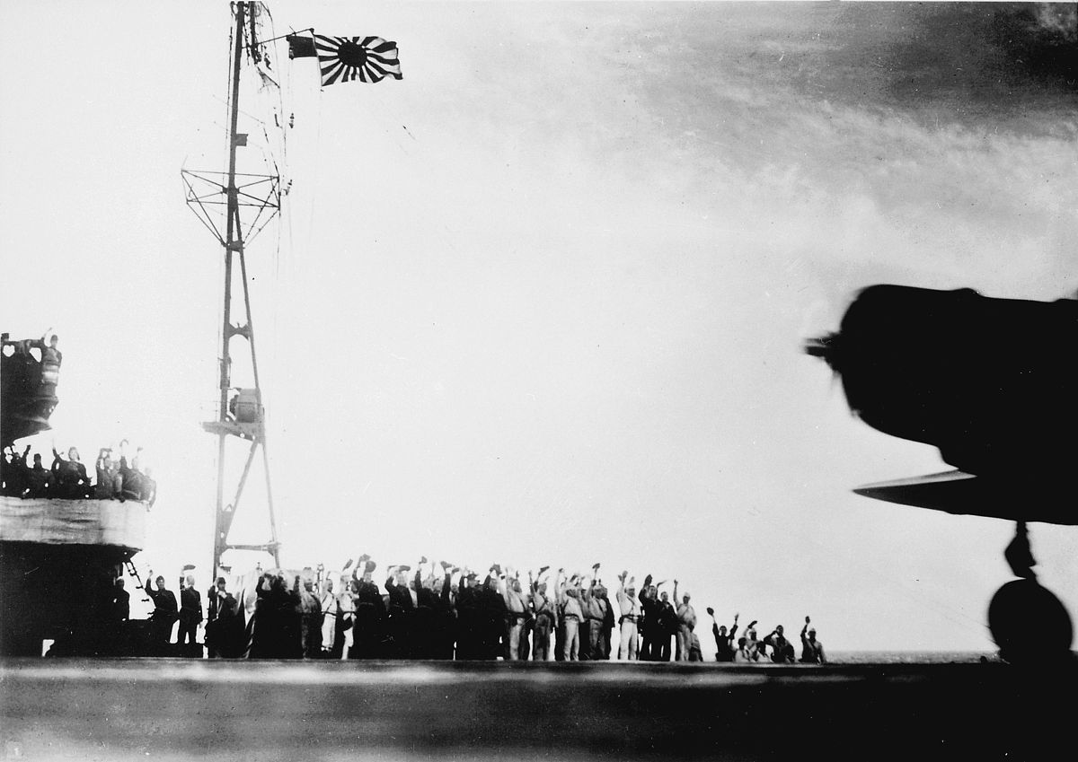 1941年12月7日,偷袭珍珠港期间,一架中岛b5n2鱼雷飞机从日本翔鹤号航