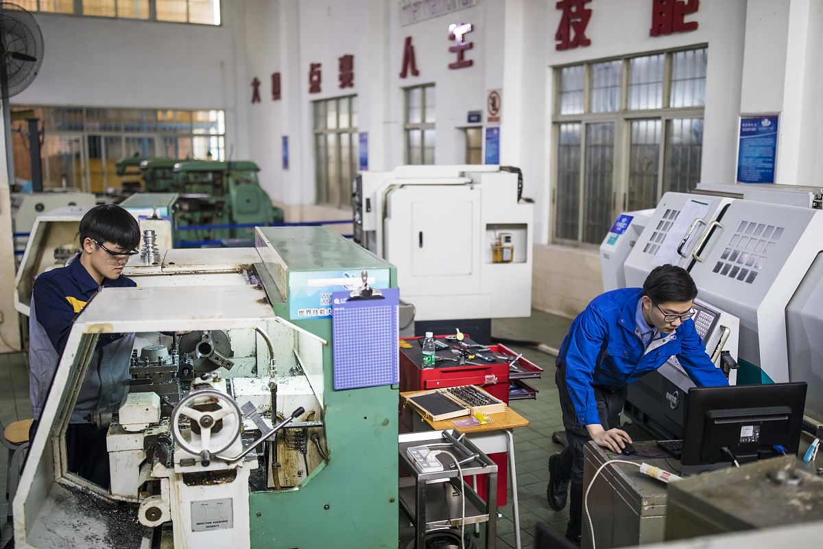 成都市汽修职业学校2019年招生要求 - 培养优秀的汽车维修人才