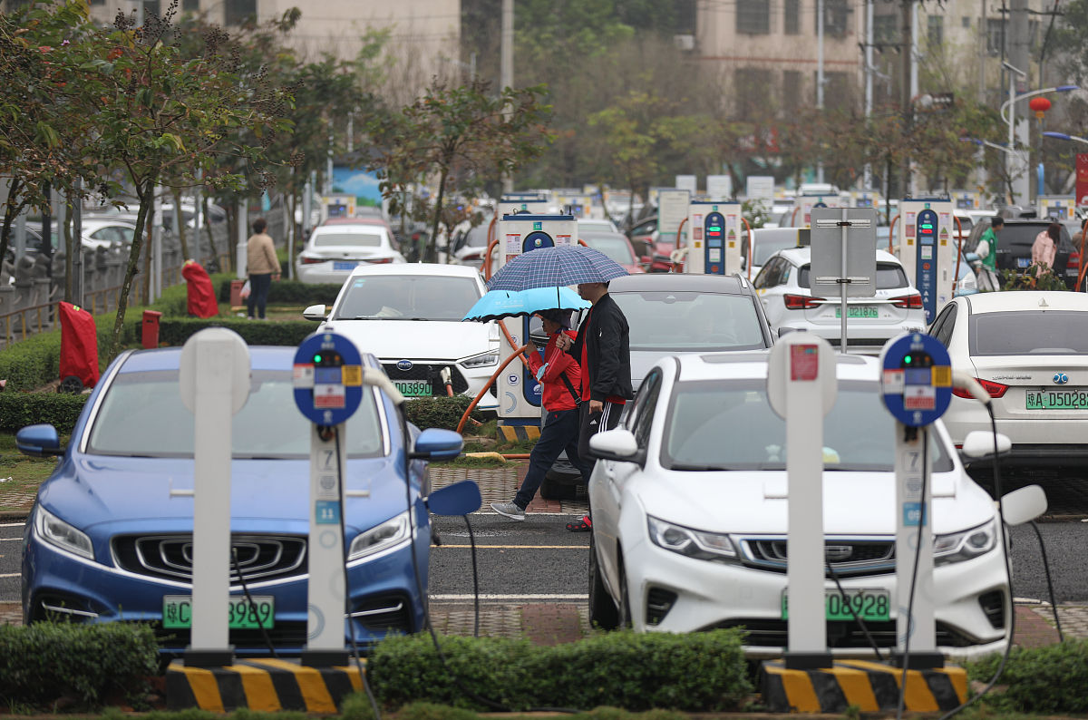 去医院的途中会遇到什么样的问题帮我用200字详细描述
